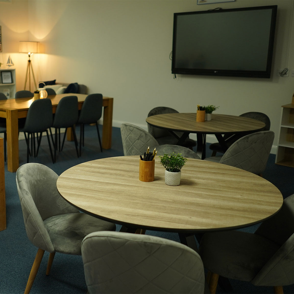 Connective Round Table