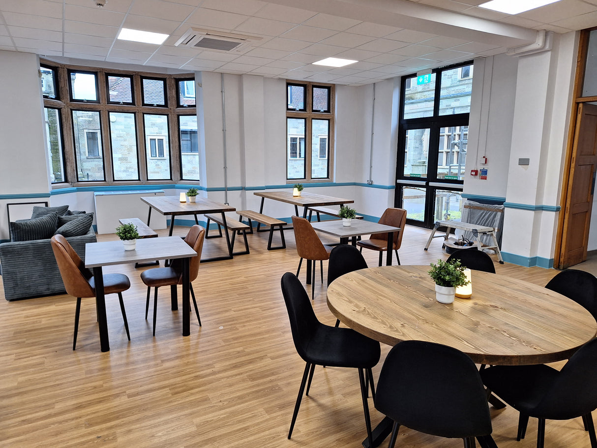 6 Seater Round Table